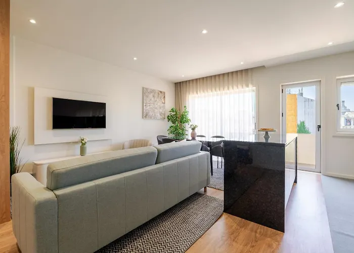 & Stylish By Hostwise Daire Porto