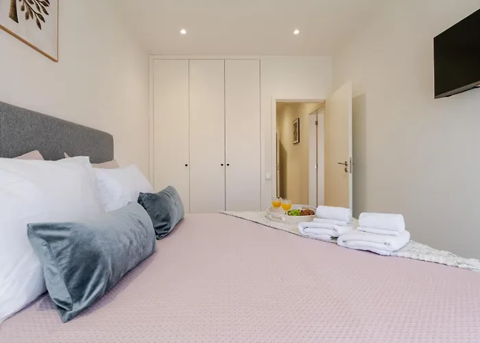 & Stylish By Hostwise Porto