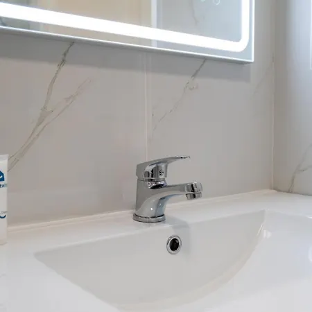 דירה & Stylish By Hostwise *