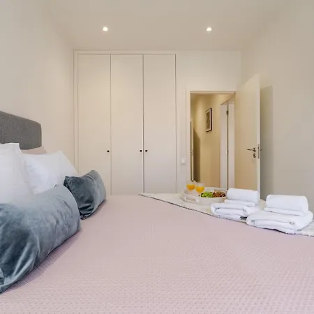 & Stylish By Hostwise Porto