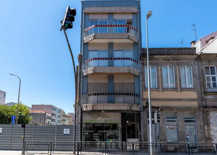 & Stylish By Hostwise *