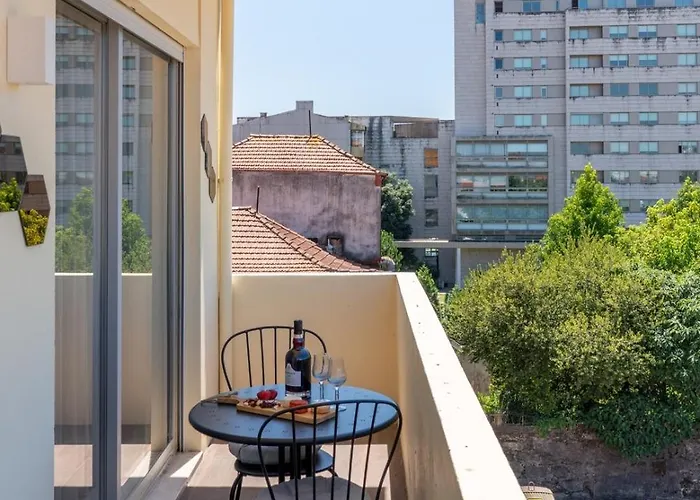 & Stylish By Hostwise Porto