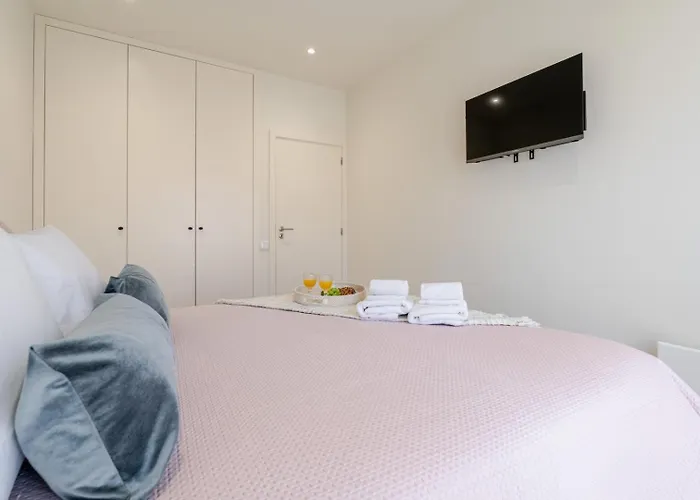 & Stylish By Hostwise Porto